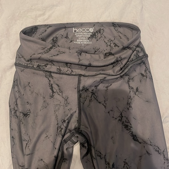 Becca workout pants - Picture 3 of 3